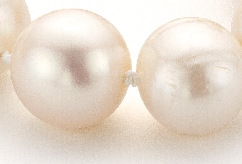 Perlen Kette mit Gold Knoten versteckter Verschluss