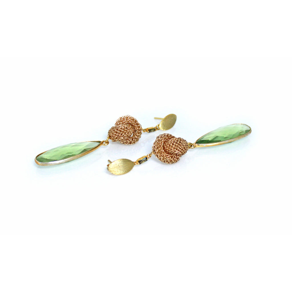 Knoten Ohrringe in 14K Gold filled und Silber vergoldet mit gefasste Peridot Edelsteine