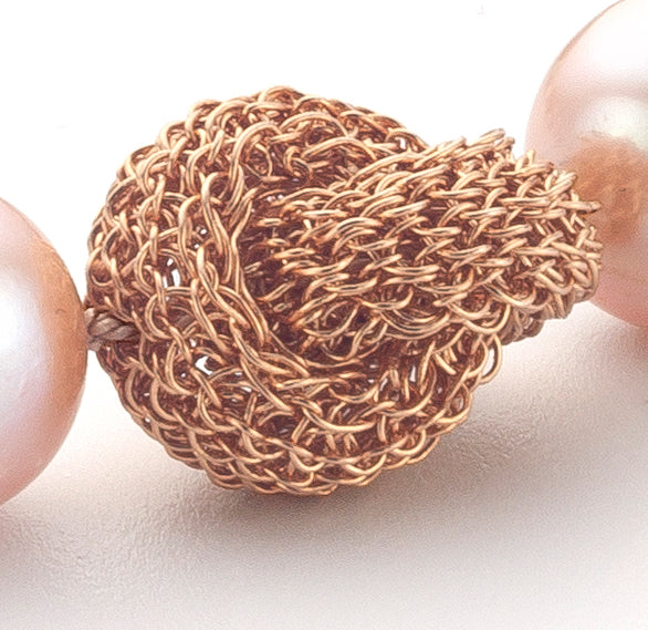 Rosé Perlen Kette mit Knoten