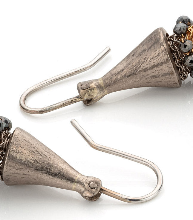 Schwanenhals Ohrringe in Weiß Gold und Gelb Gold mit Schwarze Diamanten