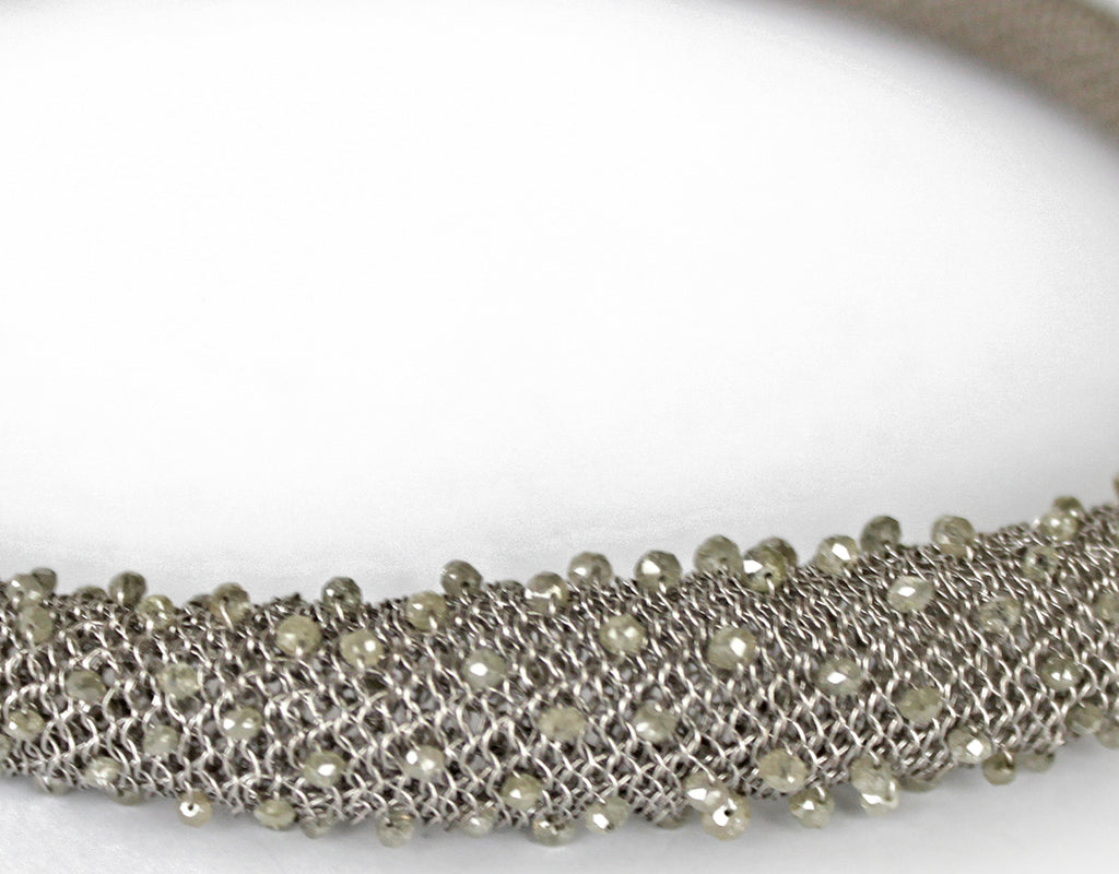 Tube Halskette in Weiß Gold mit Diamanten