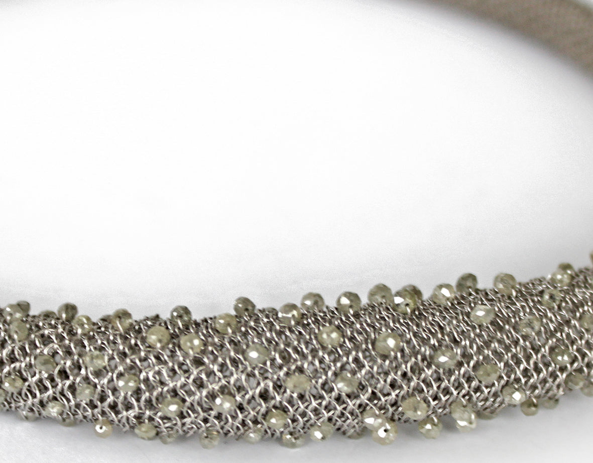 Tube Halskette in Weiß Gold mit Diamanten
