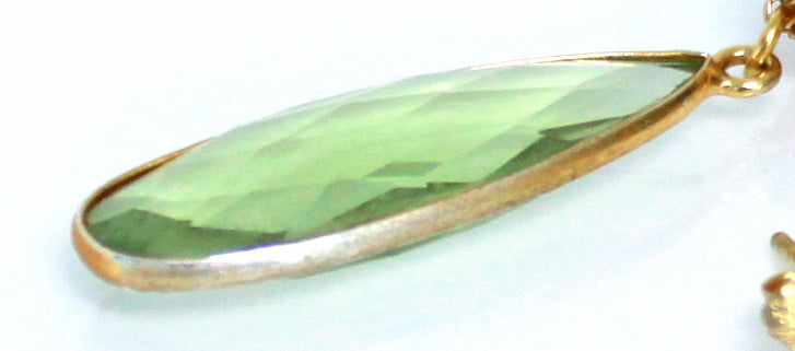 Knoten Ohrringe in 14K Gold filled und Silber vergoldet mit gefasste Peridot Edelsteine